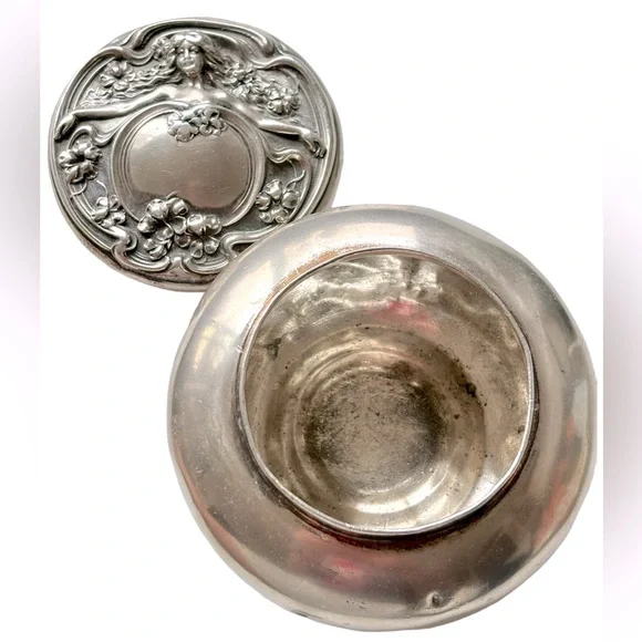 Antique Art Nouveau Powder Box - Picture 3 of 5